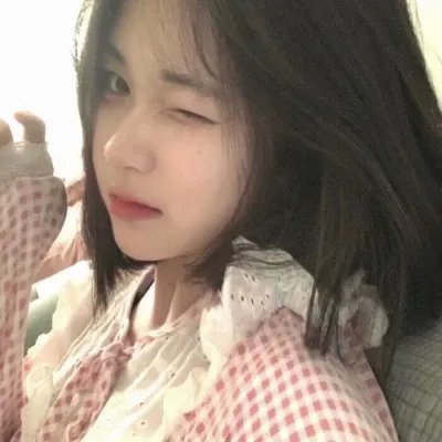 俏丽佳人